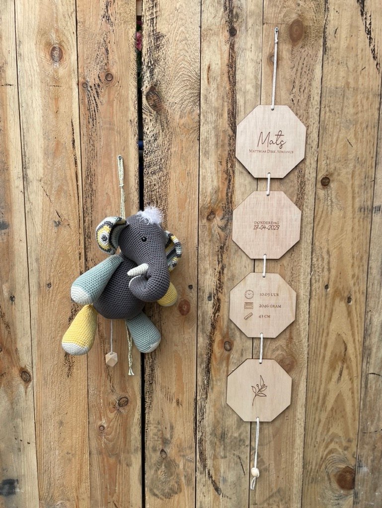 Houten geboorteslinger